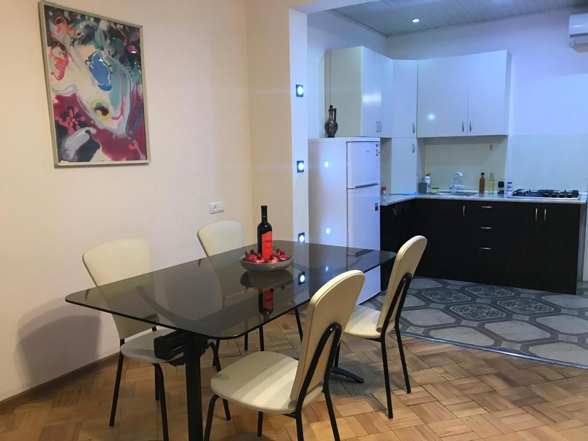 Apartment On Botanikuri Tbilisi Buitenkant foto